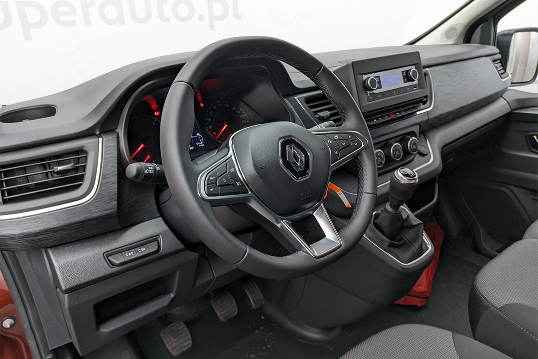 Renault Trafic wnętrze