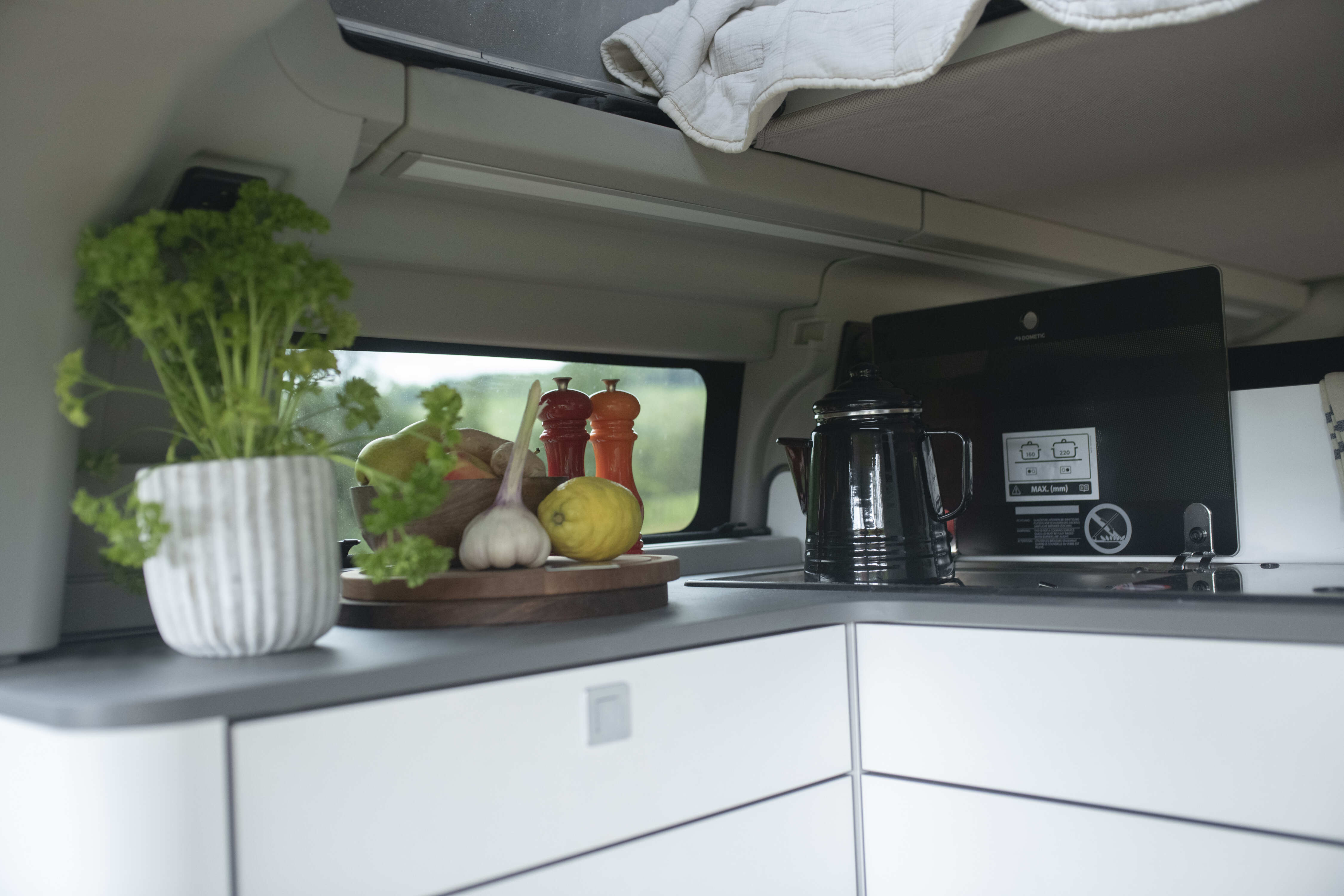 Ford Transit Custom Nugget 2024 zabudowa kuchenna