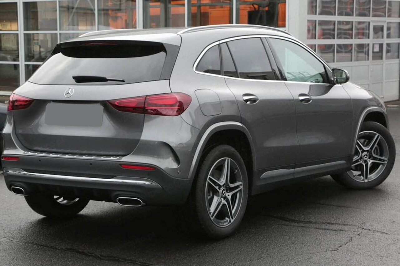 Mercedes GLA tył