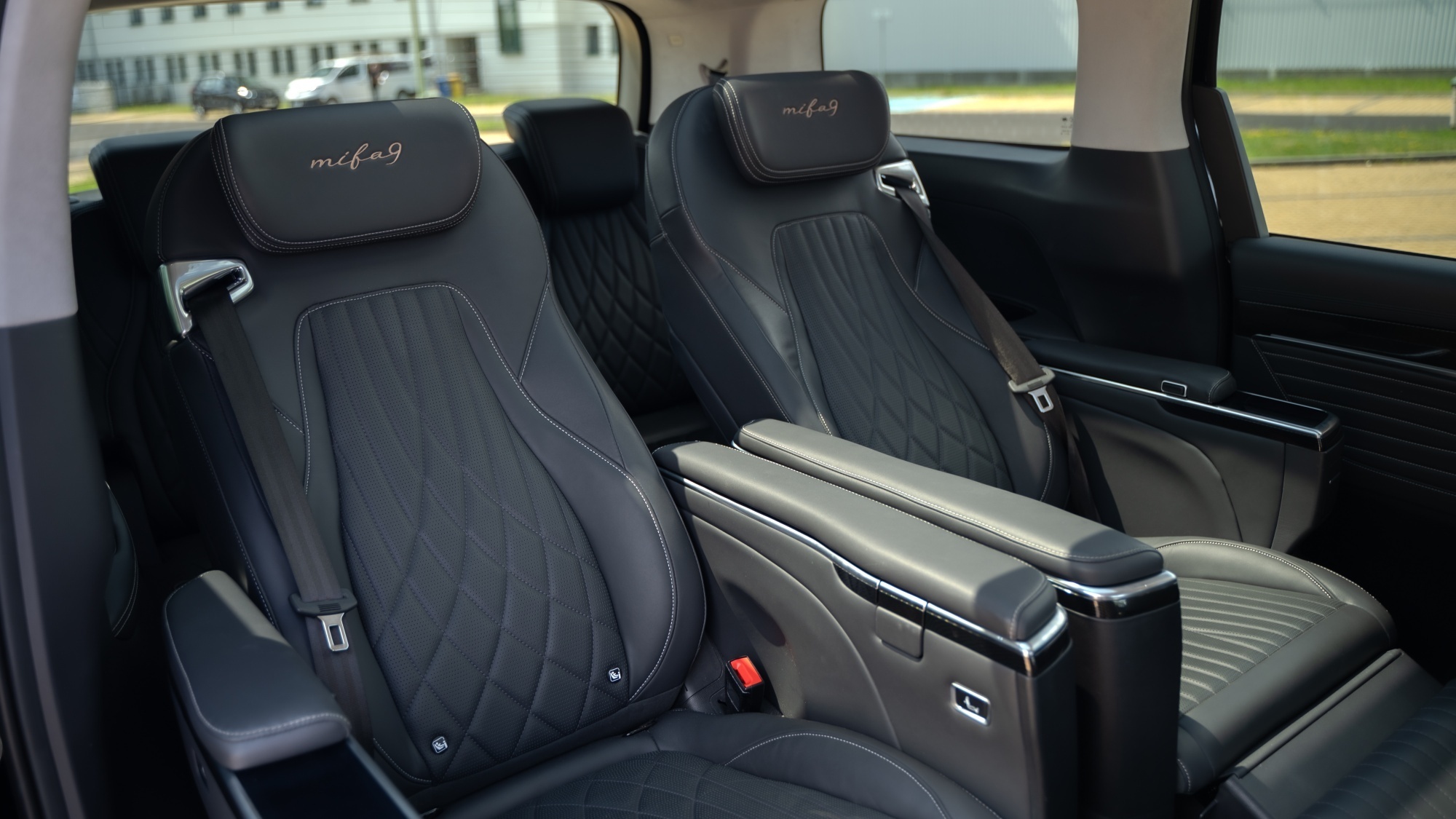 Maxus Mifa 9