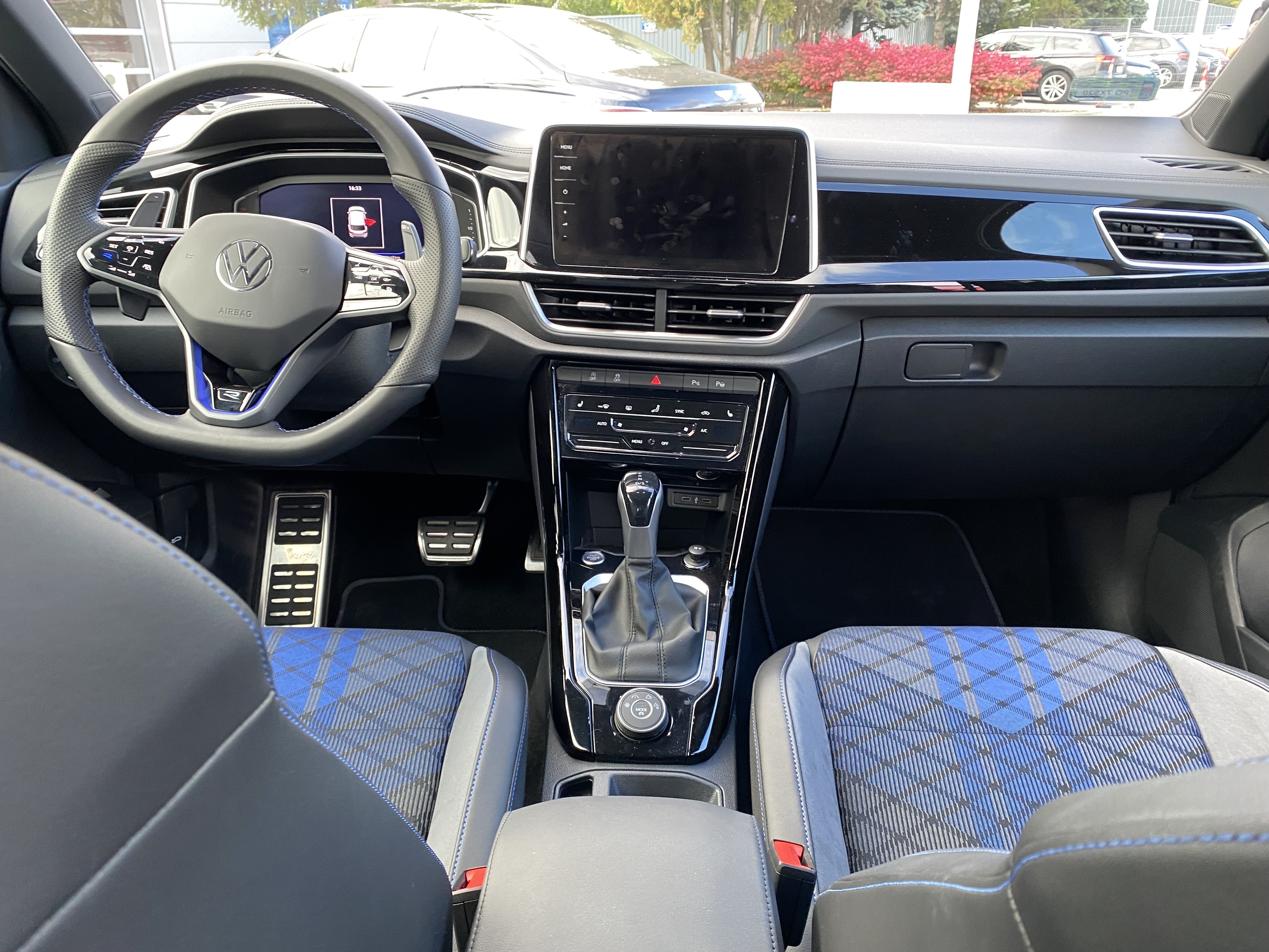 Volkswagen T-Roc R kabina
