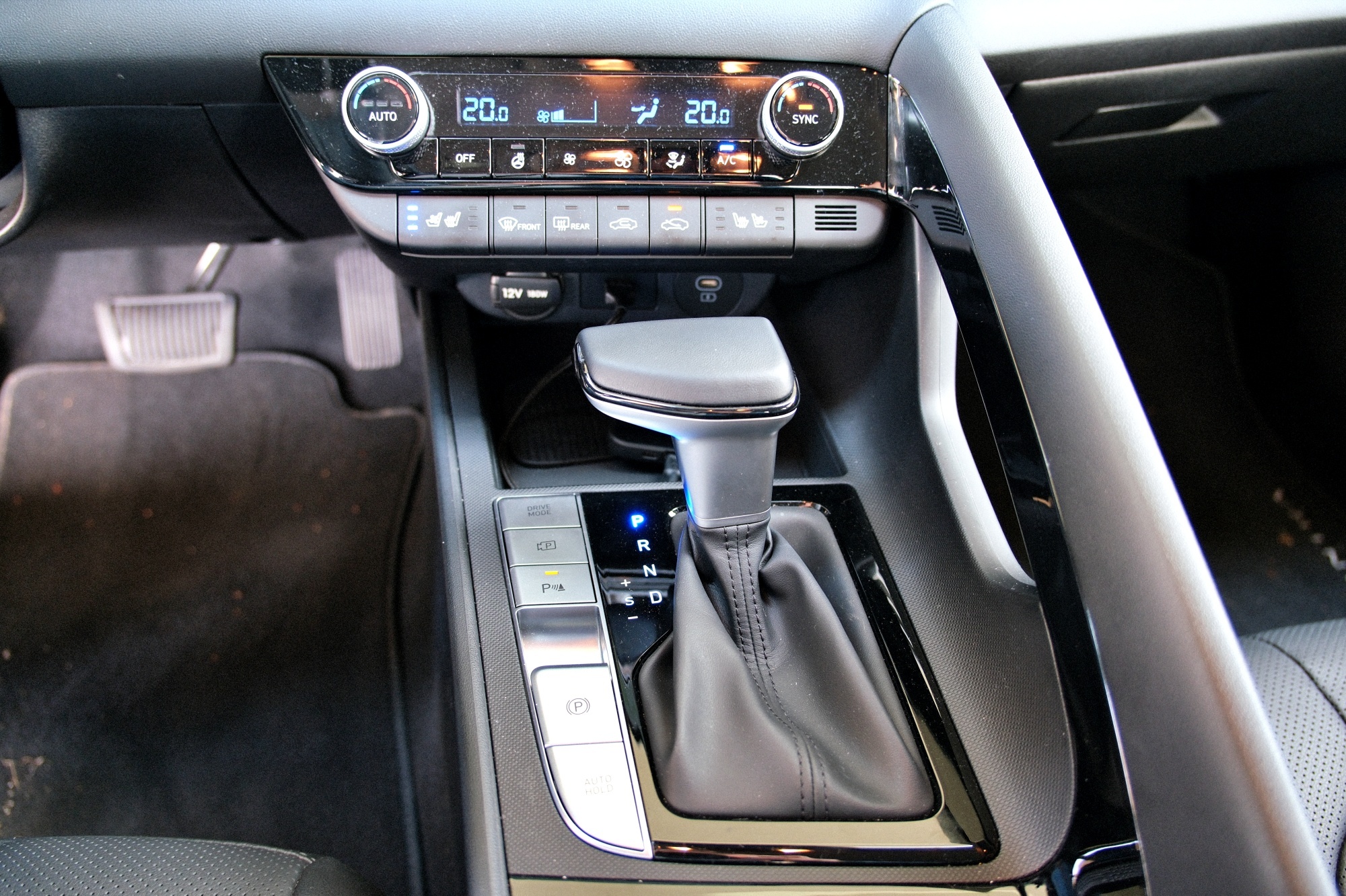 Hyundai Elantra 2024