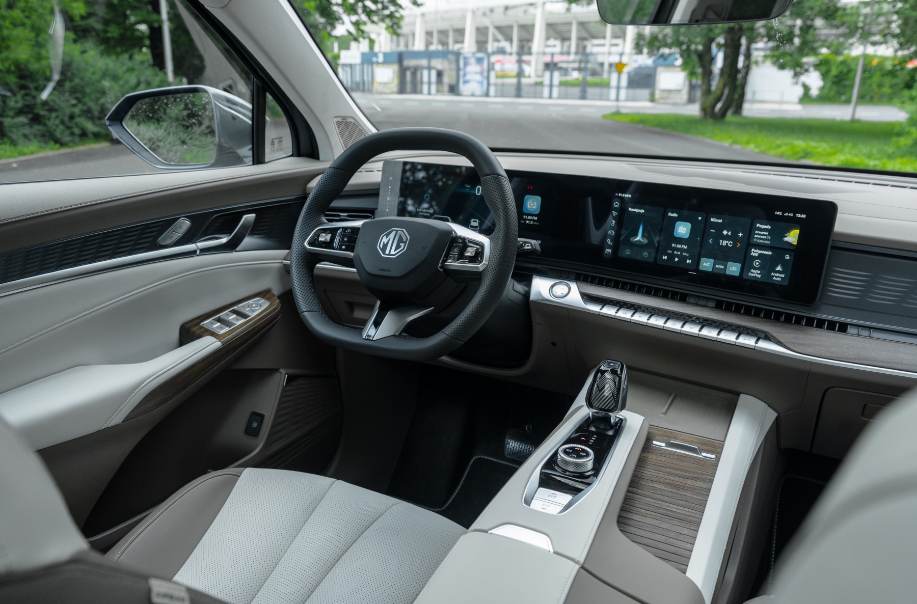 MG S9 PHEV kokpit