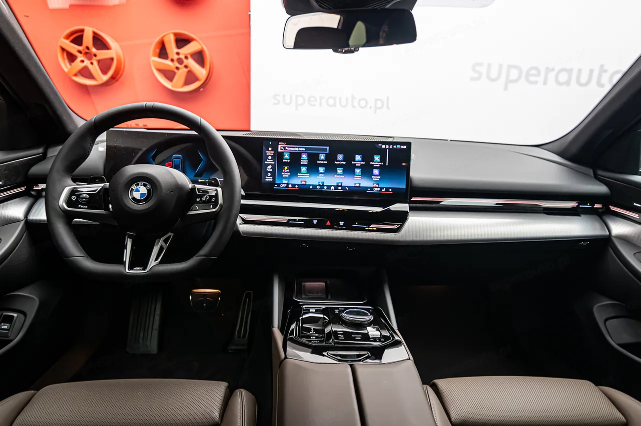 BMW seria 5 wnętrze