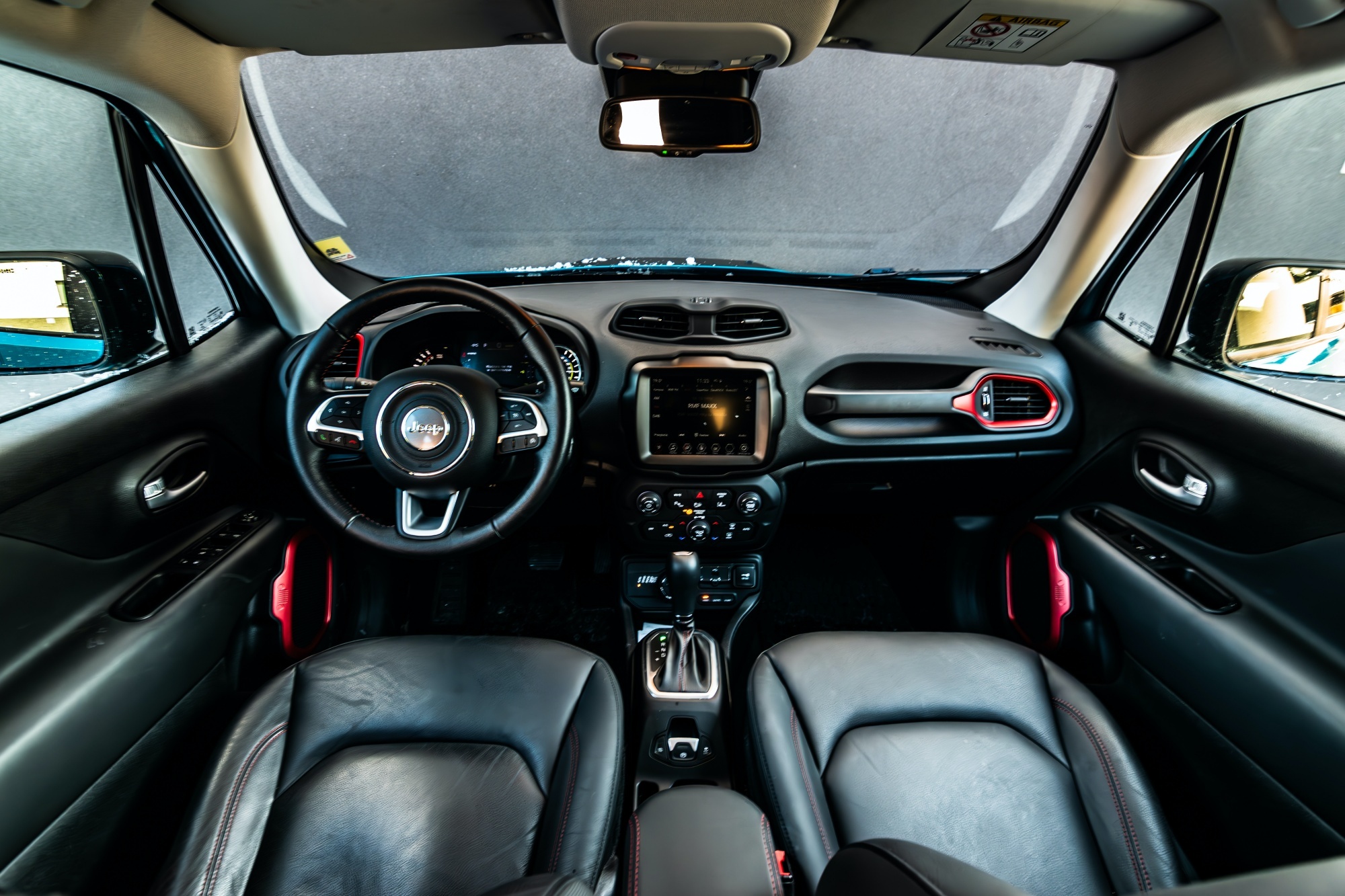 Jeep Renegade kabina