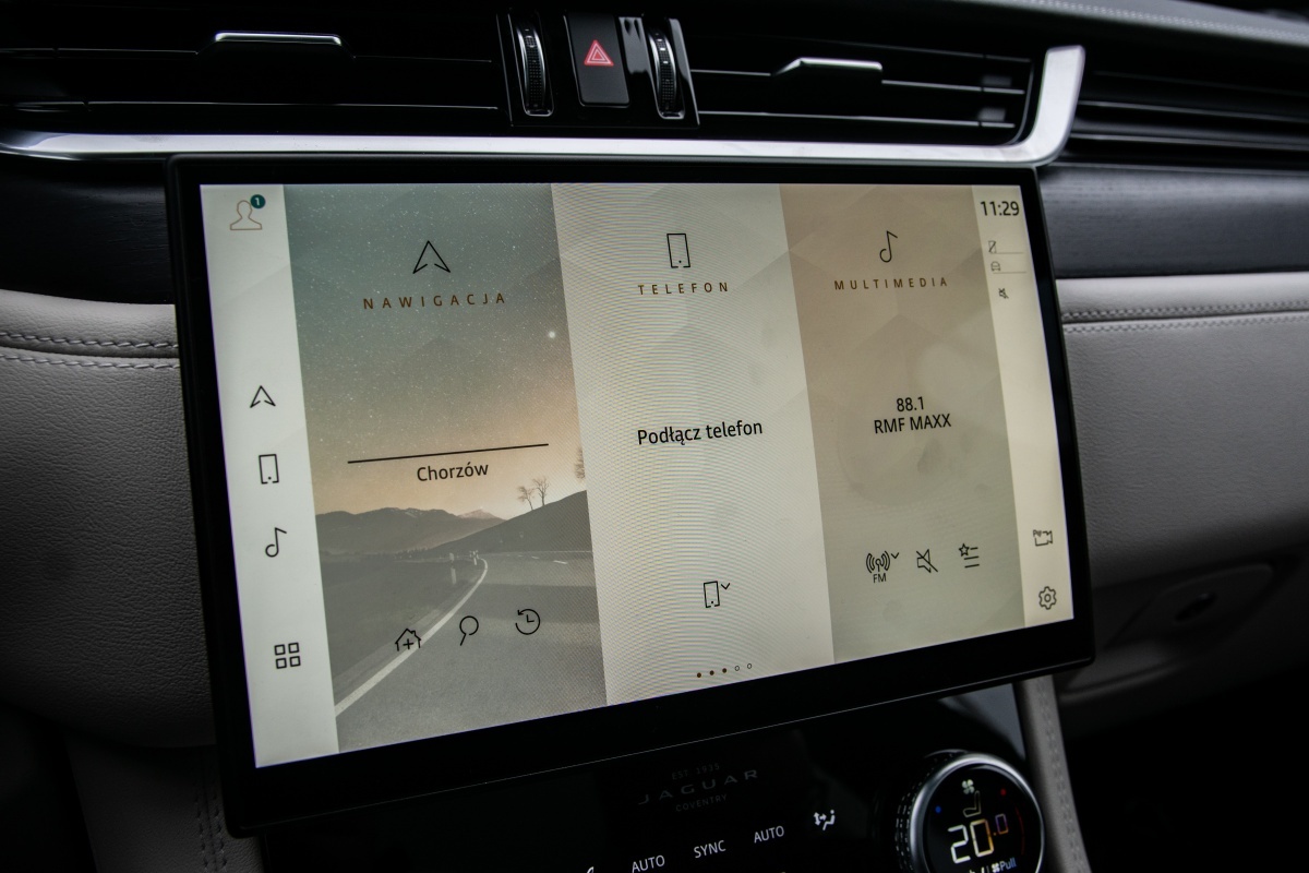 F-Pace multimedia