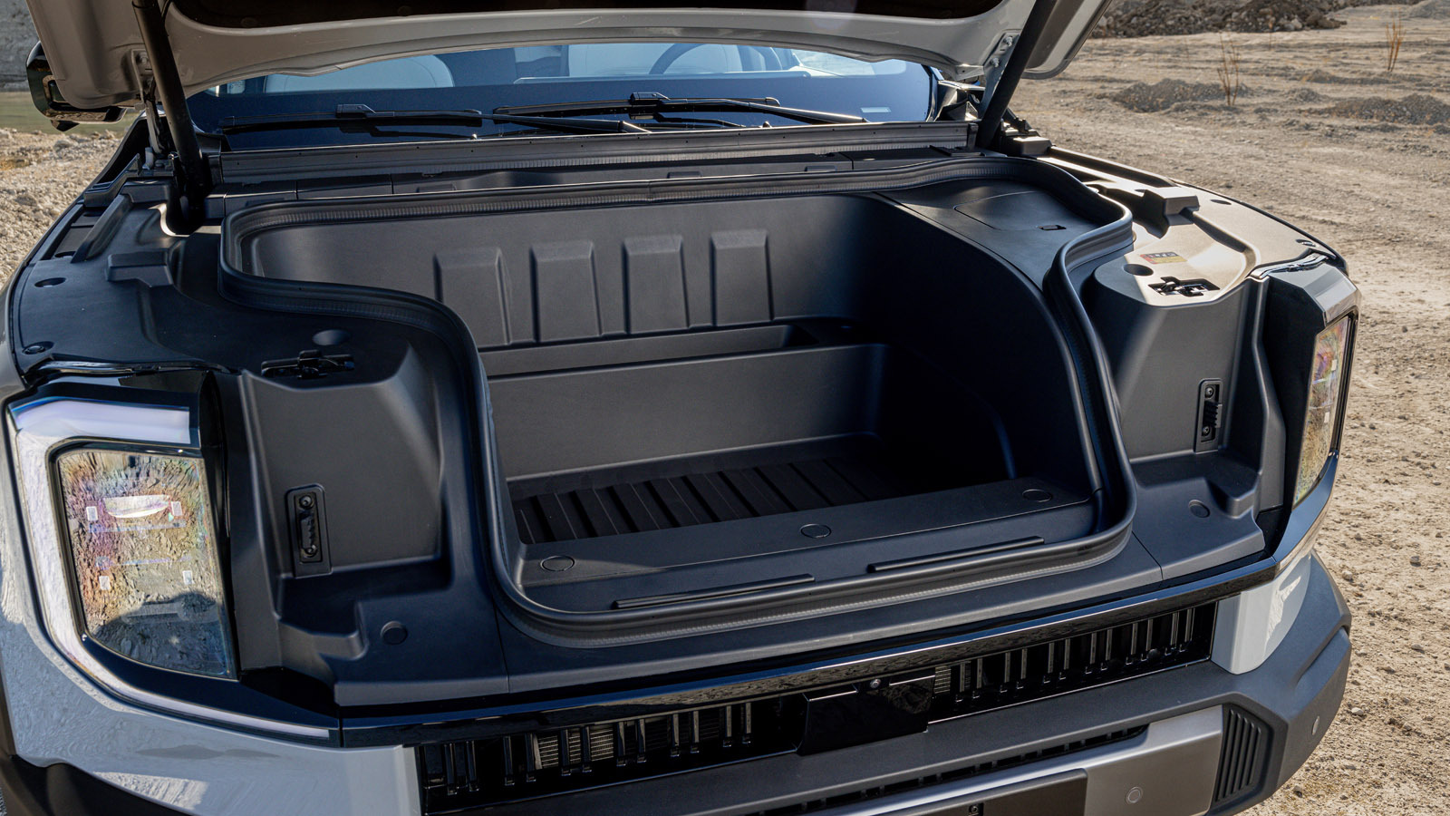 maxus eterron 9 frunk