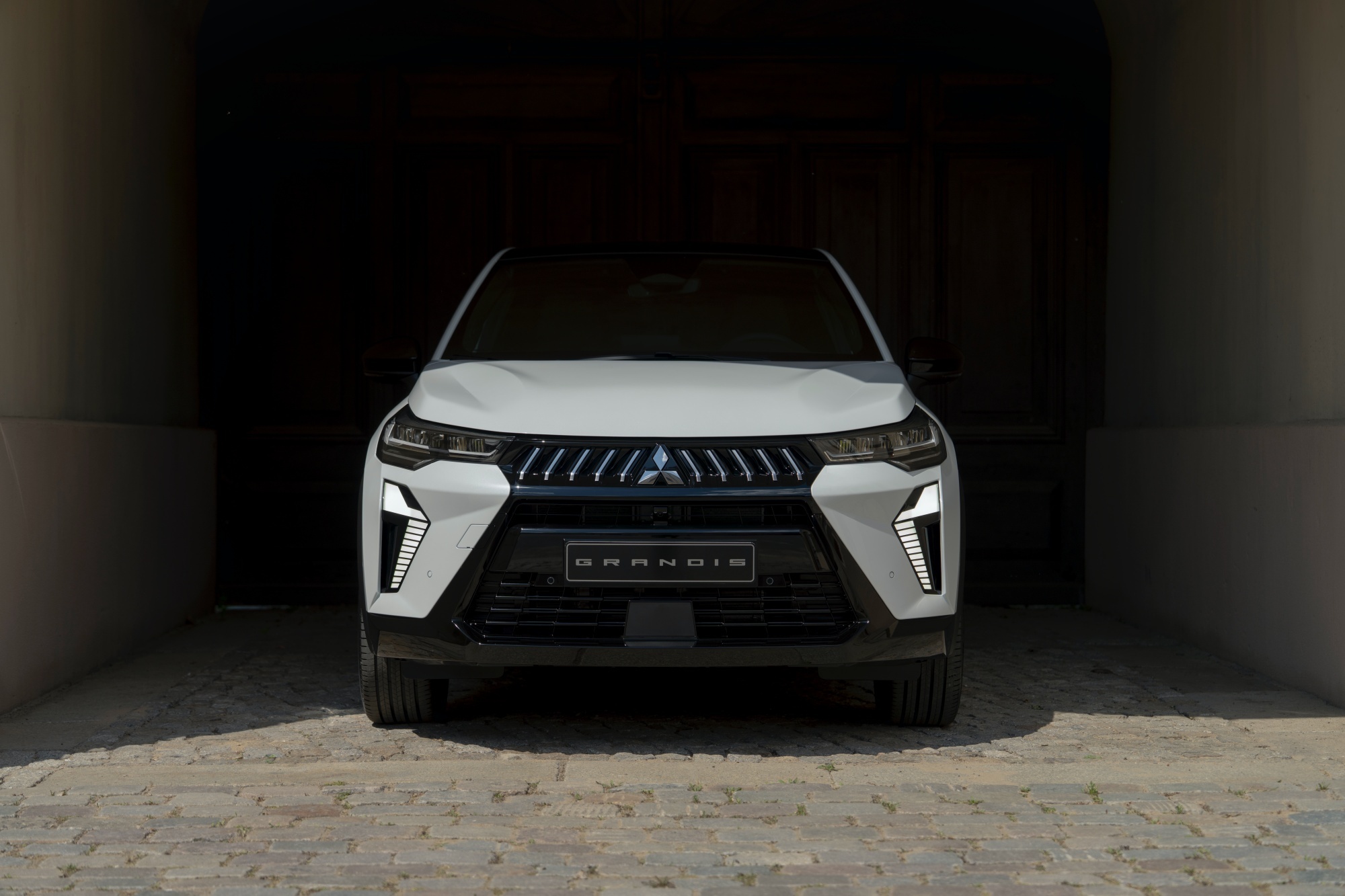 Mitsubishi Grandis przód