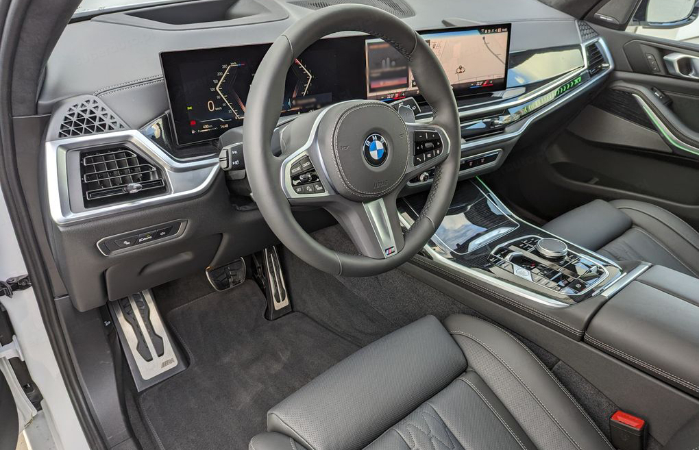 BMW X7 wnętrze