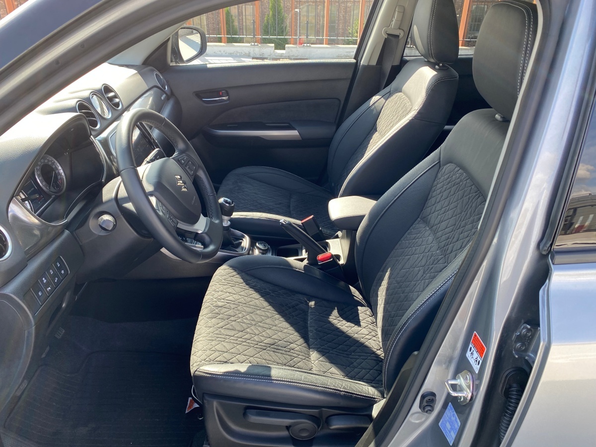 Suzuki Vitara fotele