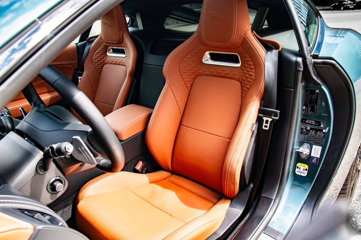 Jaguar F-Type fotele