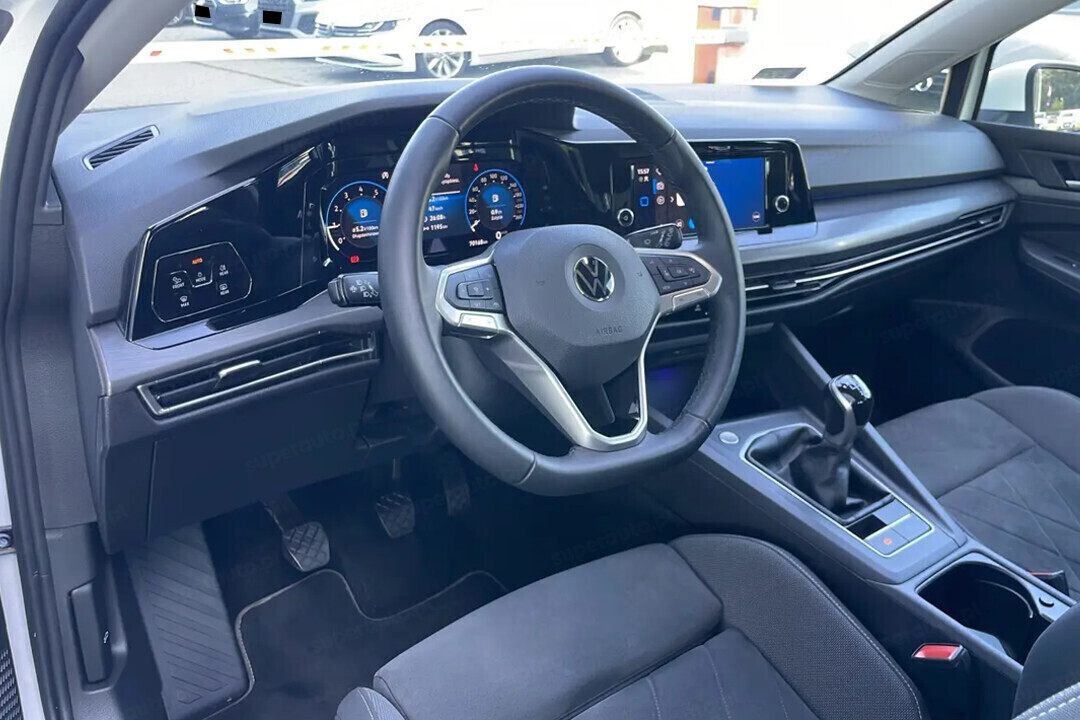 Volkswagen Golf wnętrze