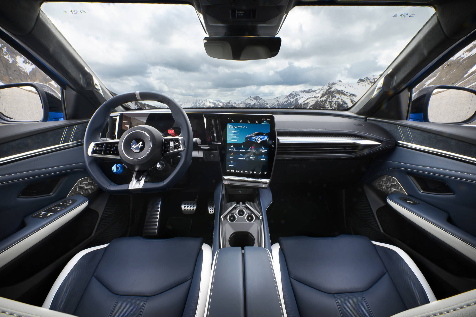 Alpine A390 – wnętrze i kokpit