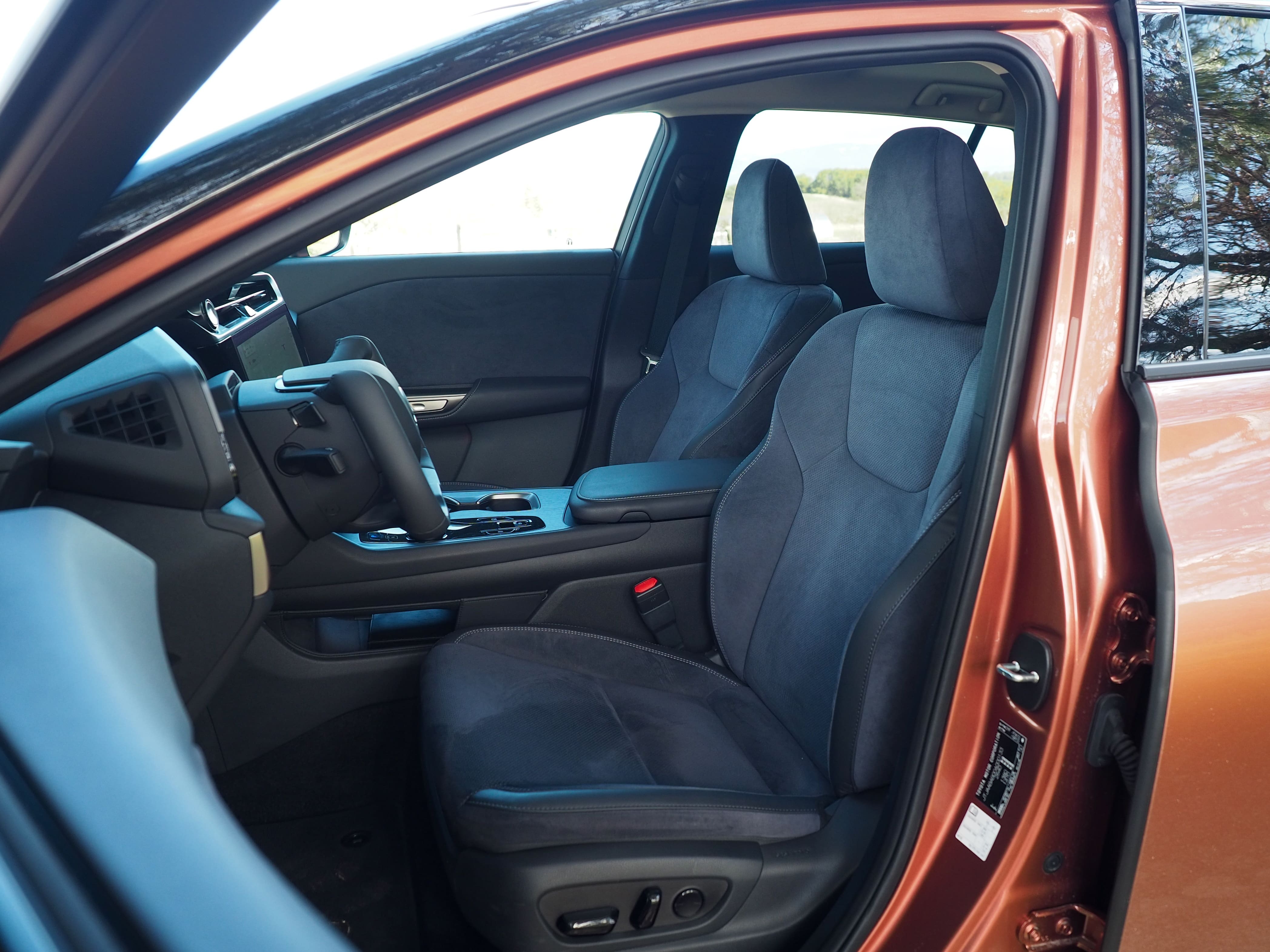 Lexus RX 2023 wnętrze
