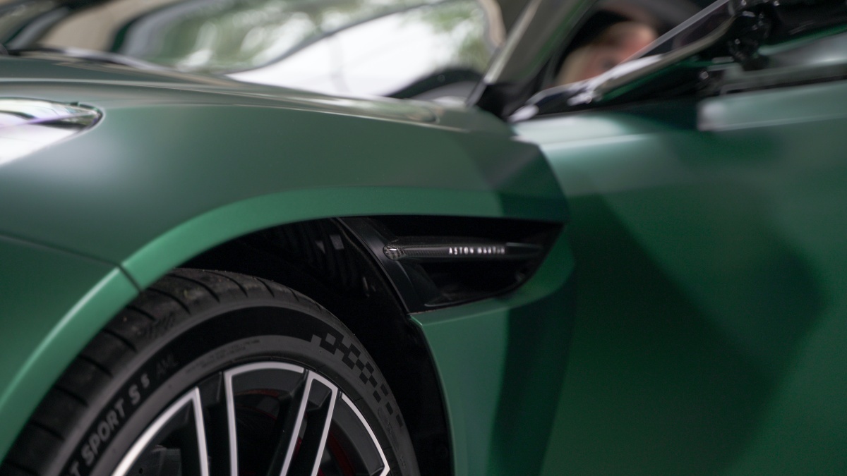 Aston Martin DB12 detal
