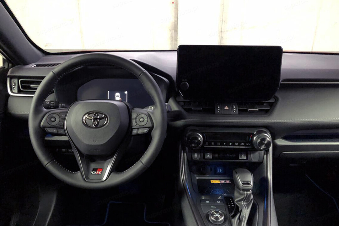 Toyota RAV4 wnętrze