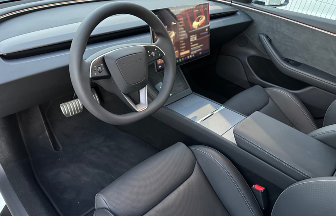 Tesla Model 3 wnętrze