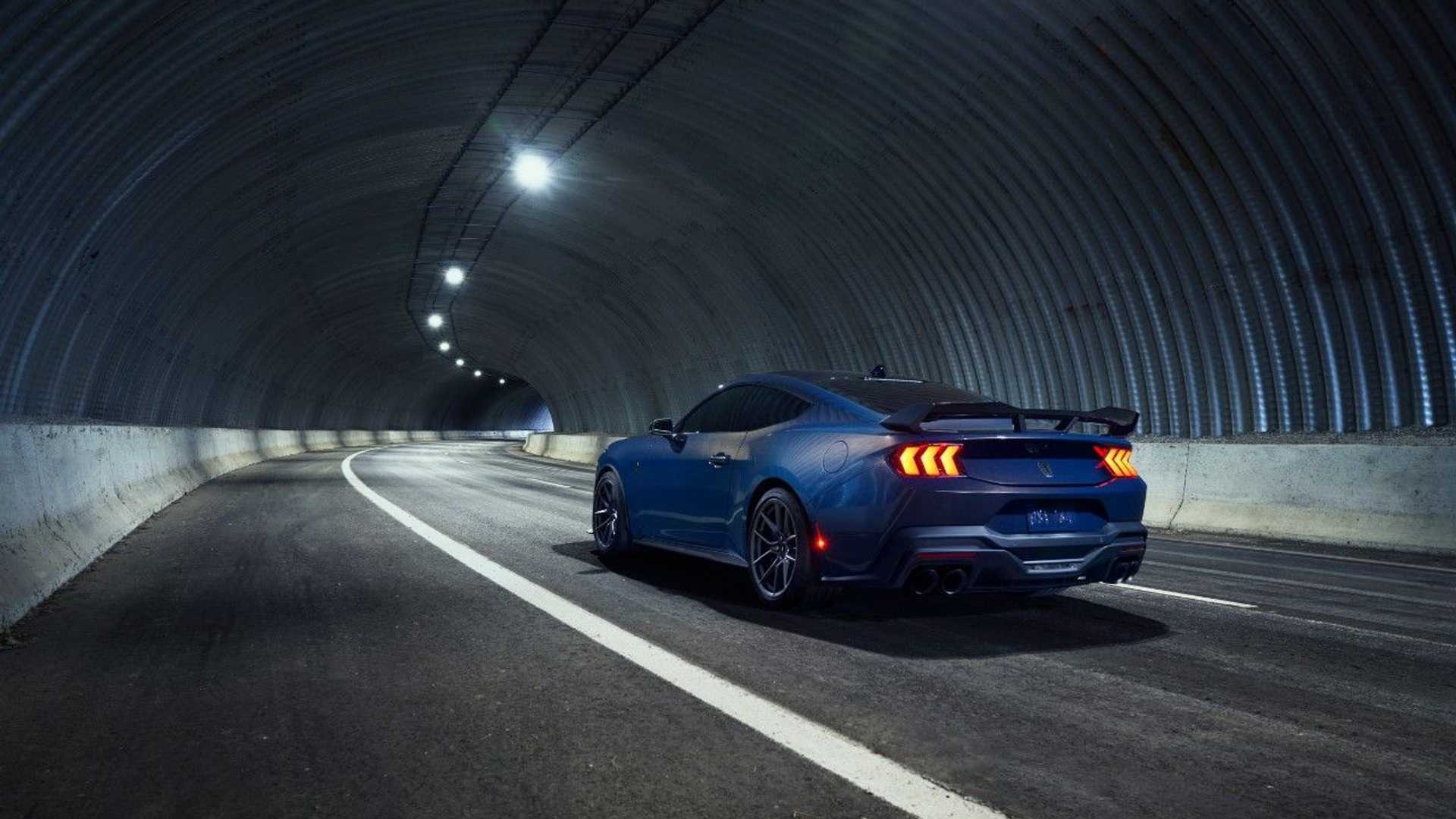 Ford Mustang Dark Horse