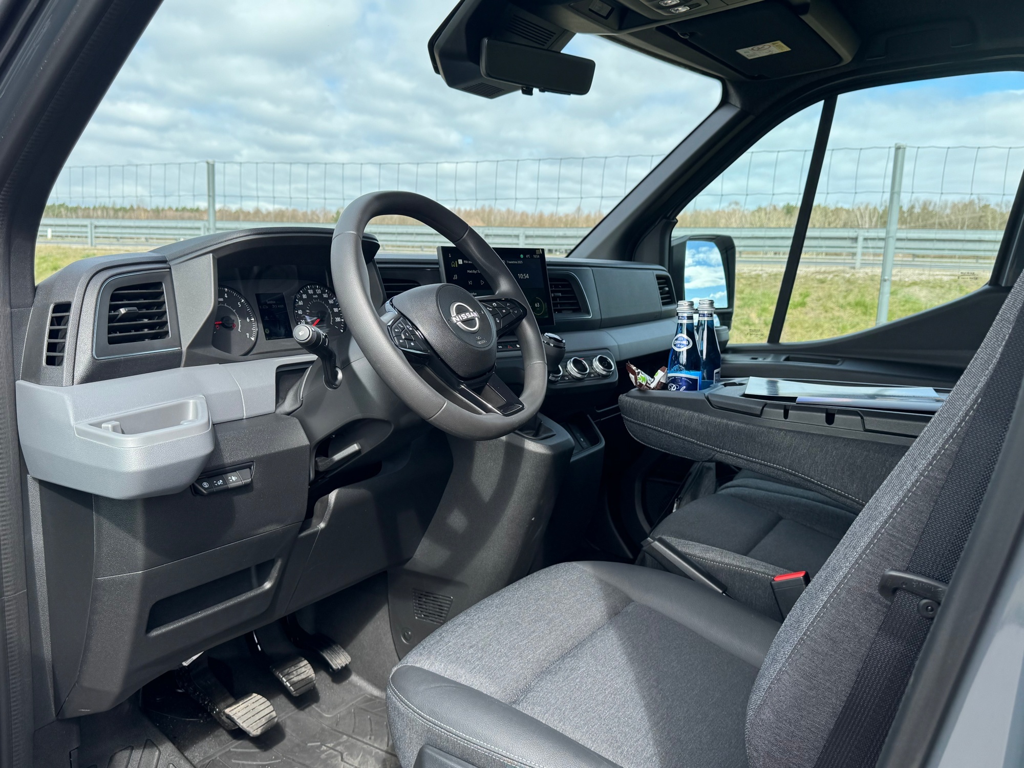 Nissan Interstar wnętrze