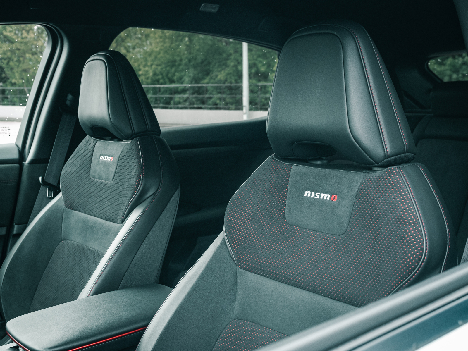 Fotele Nissan Ariya nismo