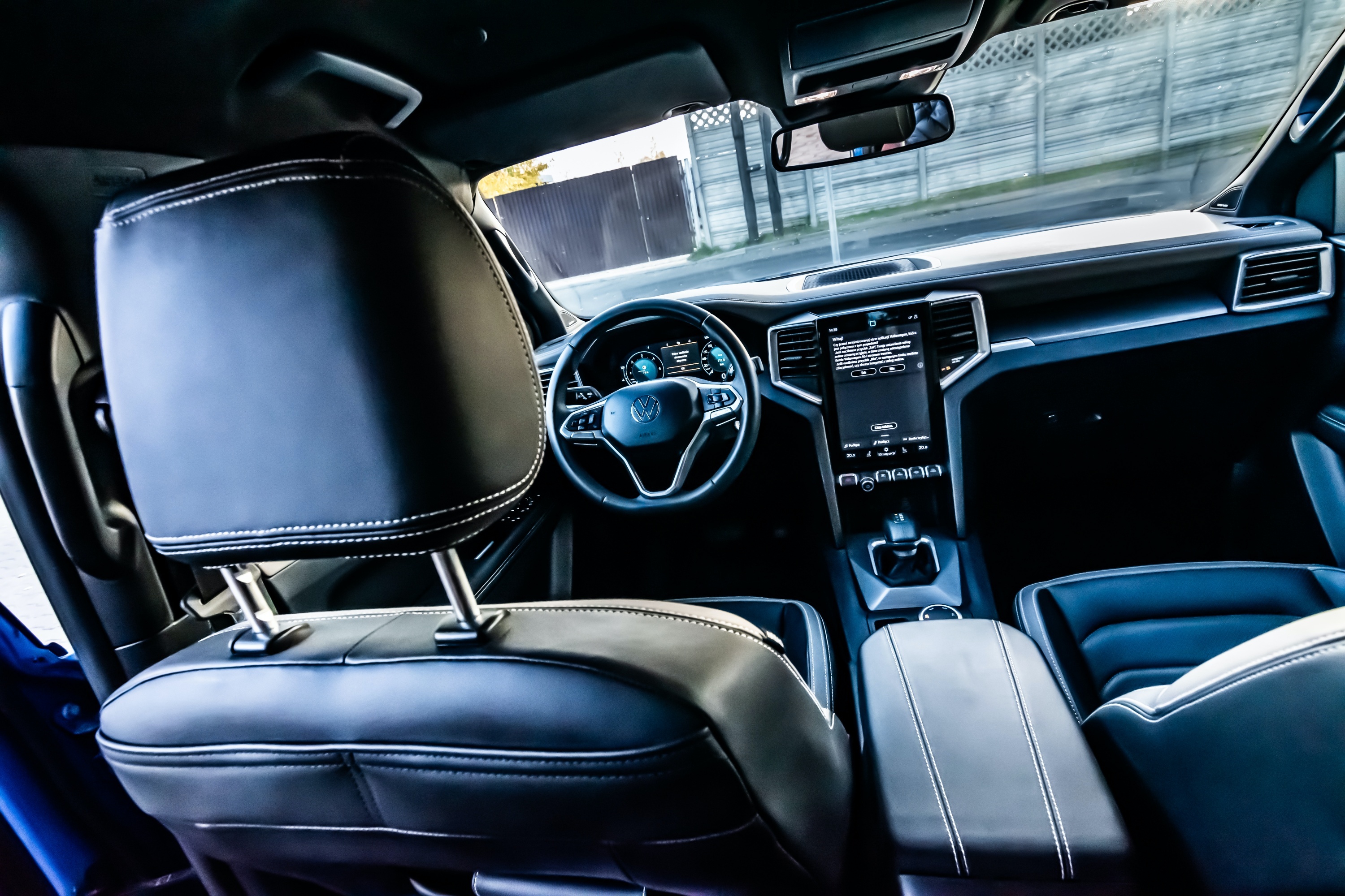 VW Amarok wnętrze