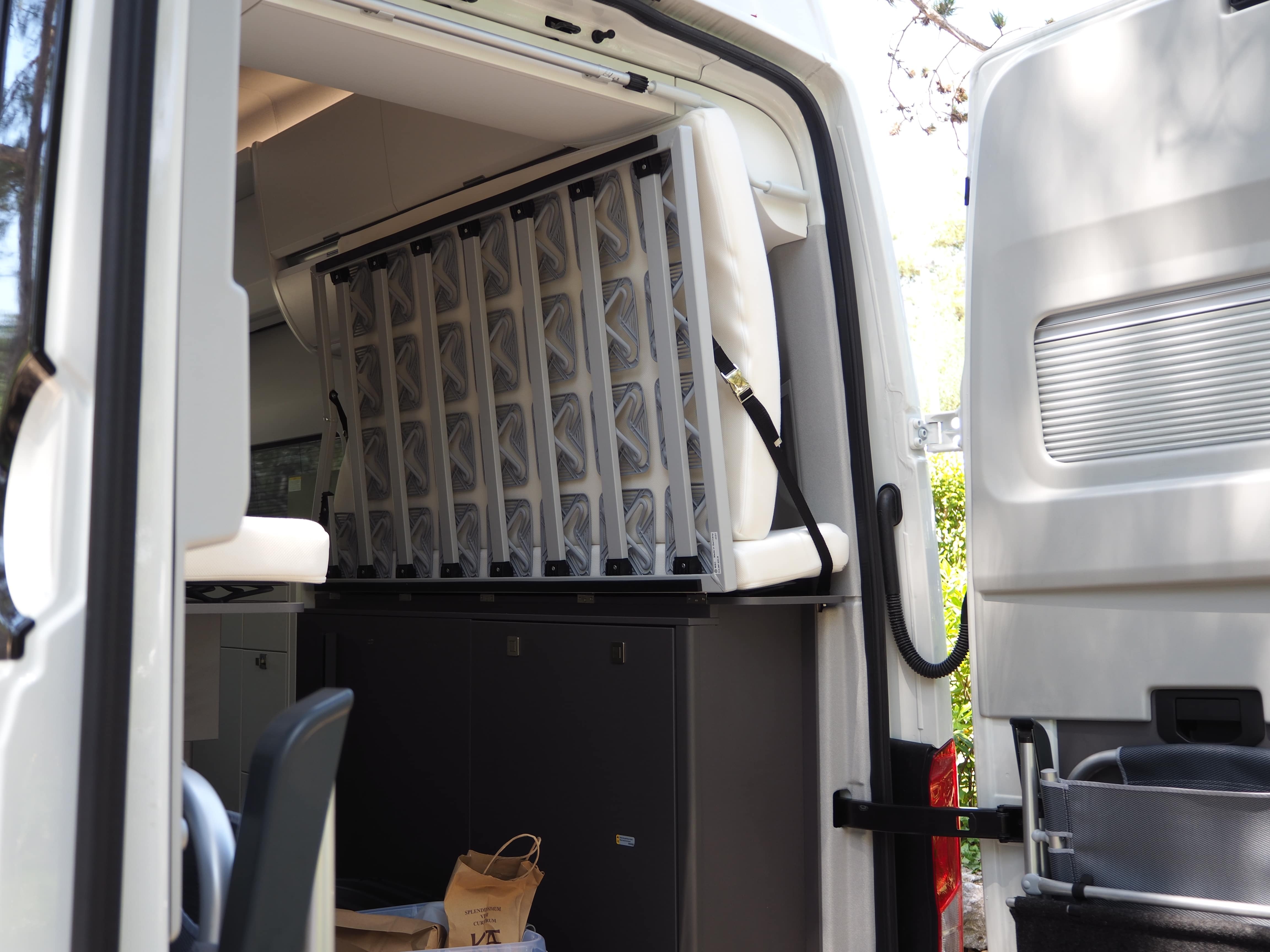 VW California tylna kanapa