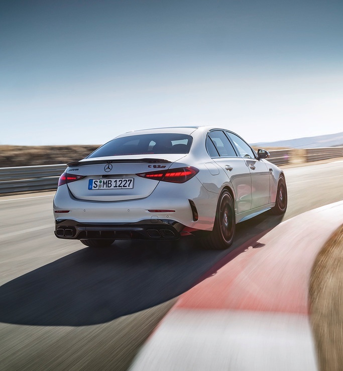 Mercedes-AMG C 63 S E Performance