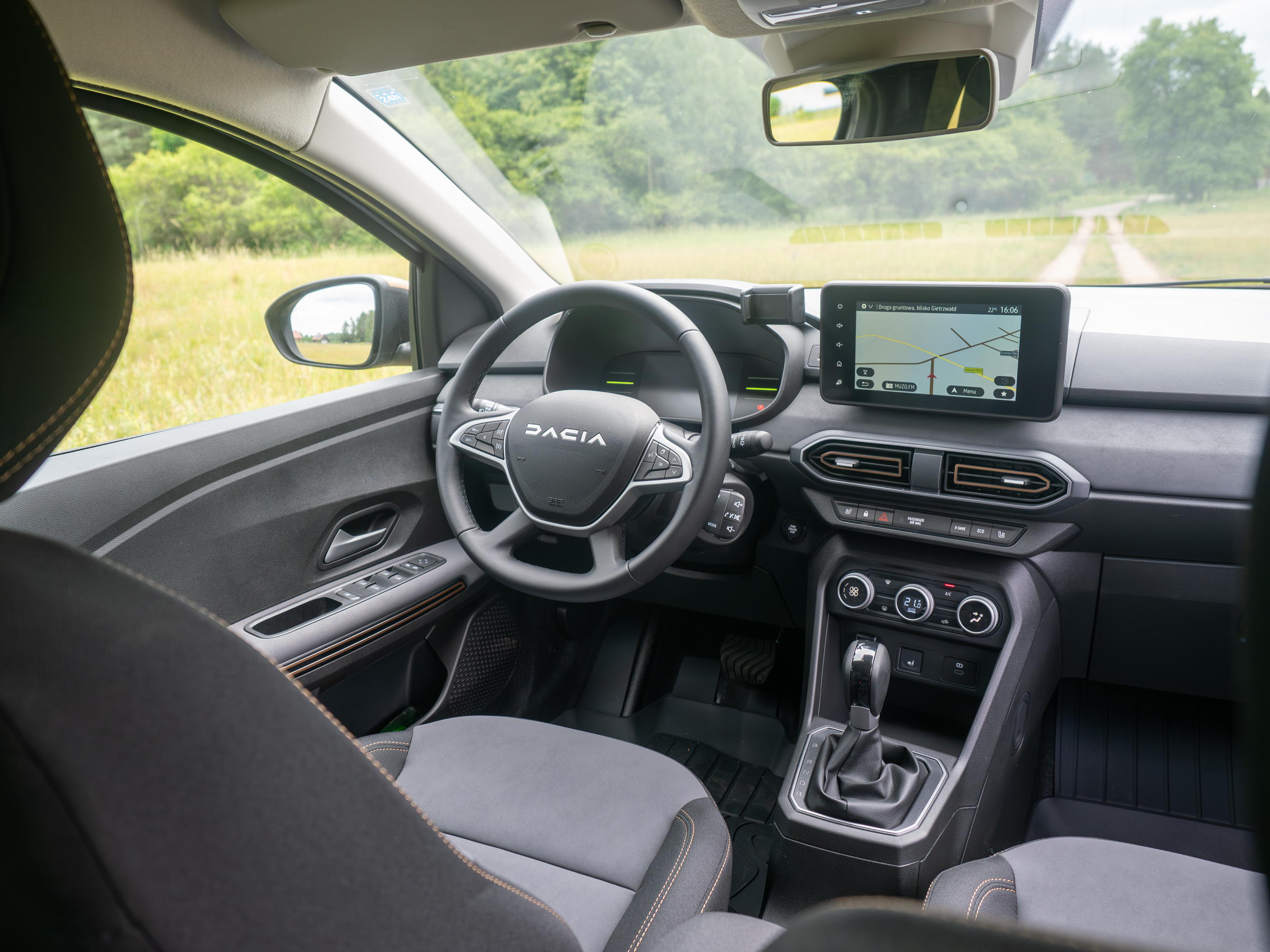 Dacia jogger wnętrze po liftingu