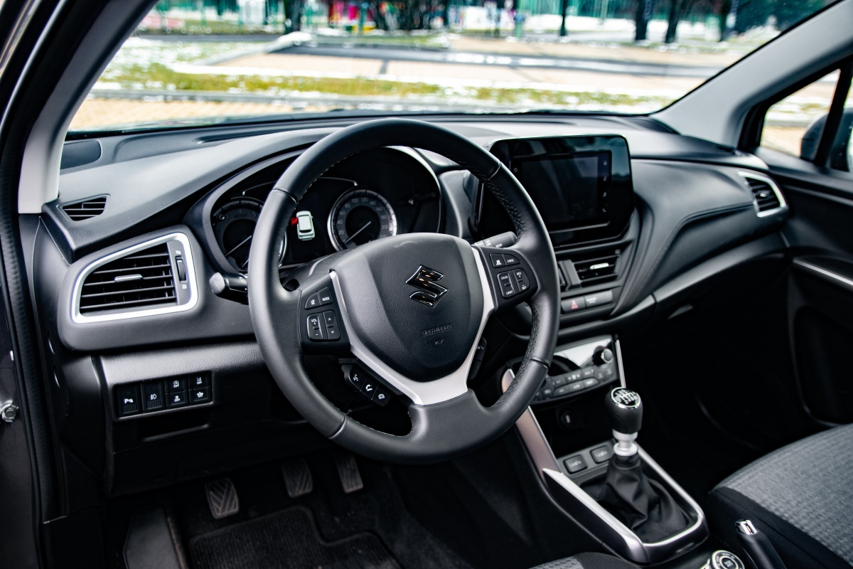 Suzuki S-Cross kabina