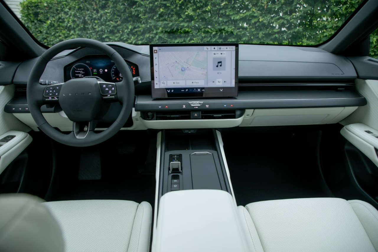 Lexus ES wnętrze