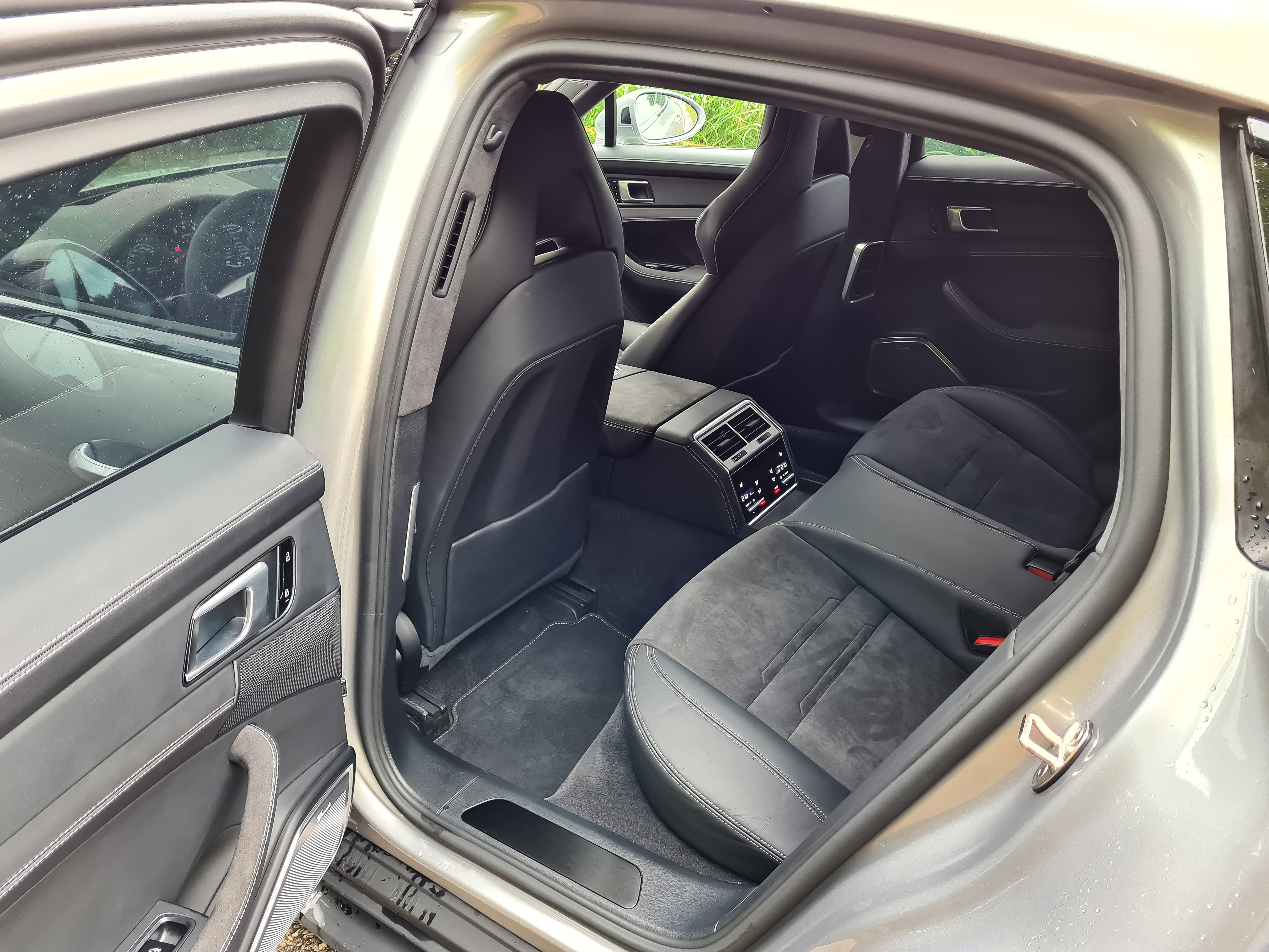 Porsche Panamera tylna kanapa