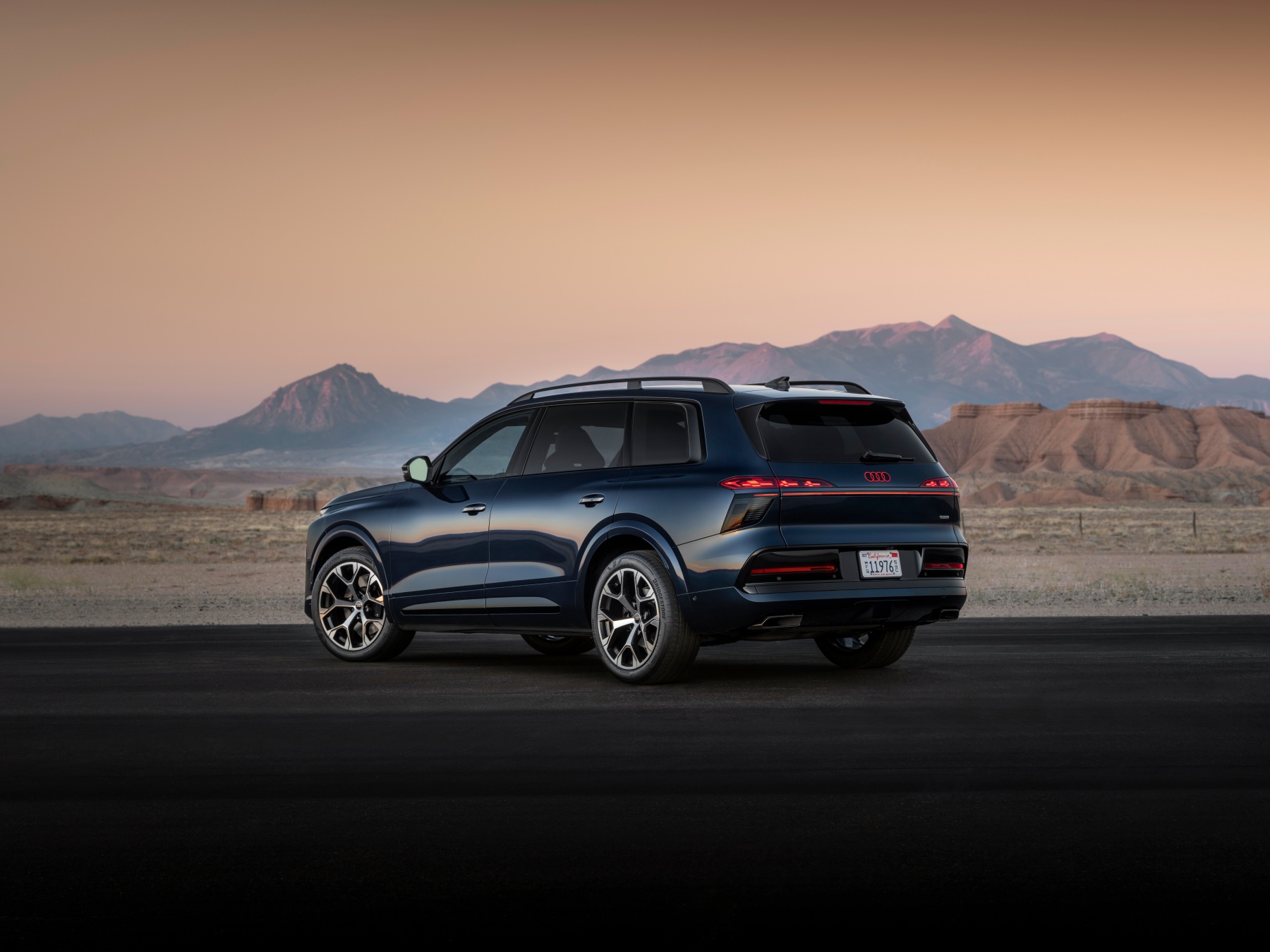 Audi Q9 tył