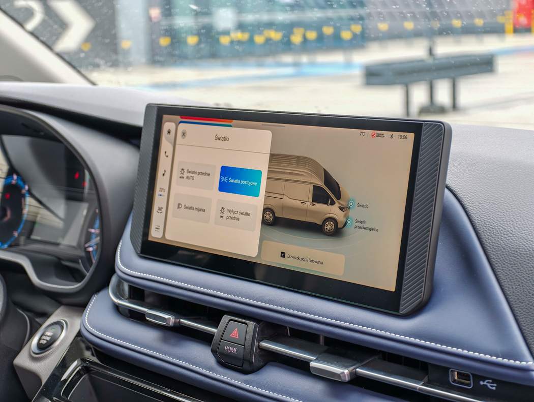 Maxus edelivery 7 awd wnetrze 2026