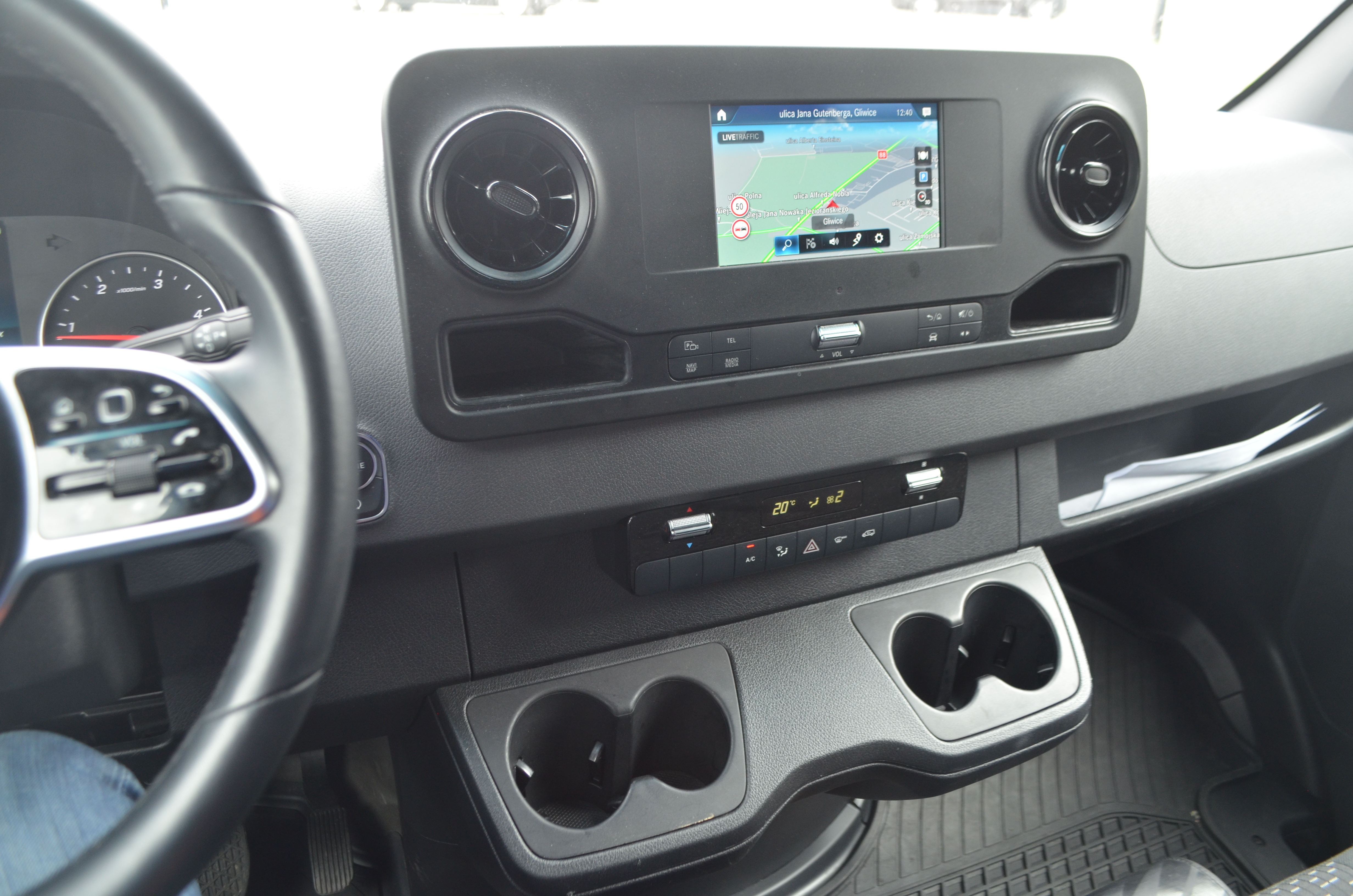 Mercedes Sprinter 2022 furgon kokpit
