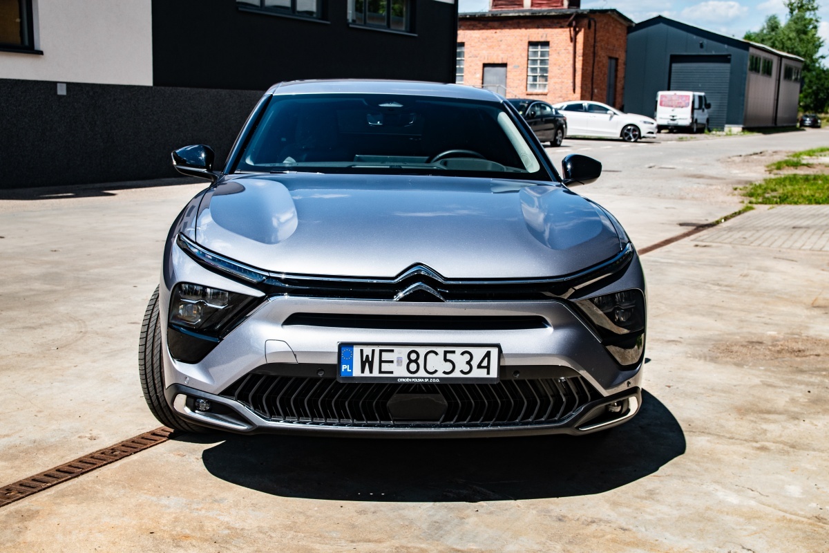 Jak Wyglądało życie Skawińskiego W Latarni Test: Citroen C5 X PHEV FWD 225 Shine – jak za starych dobrych lat