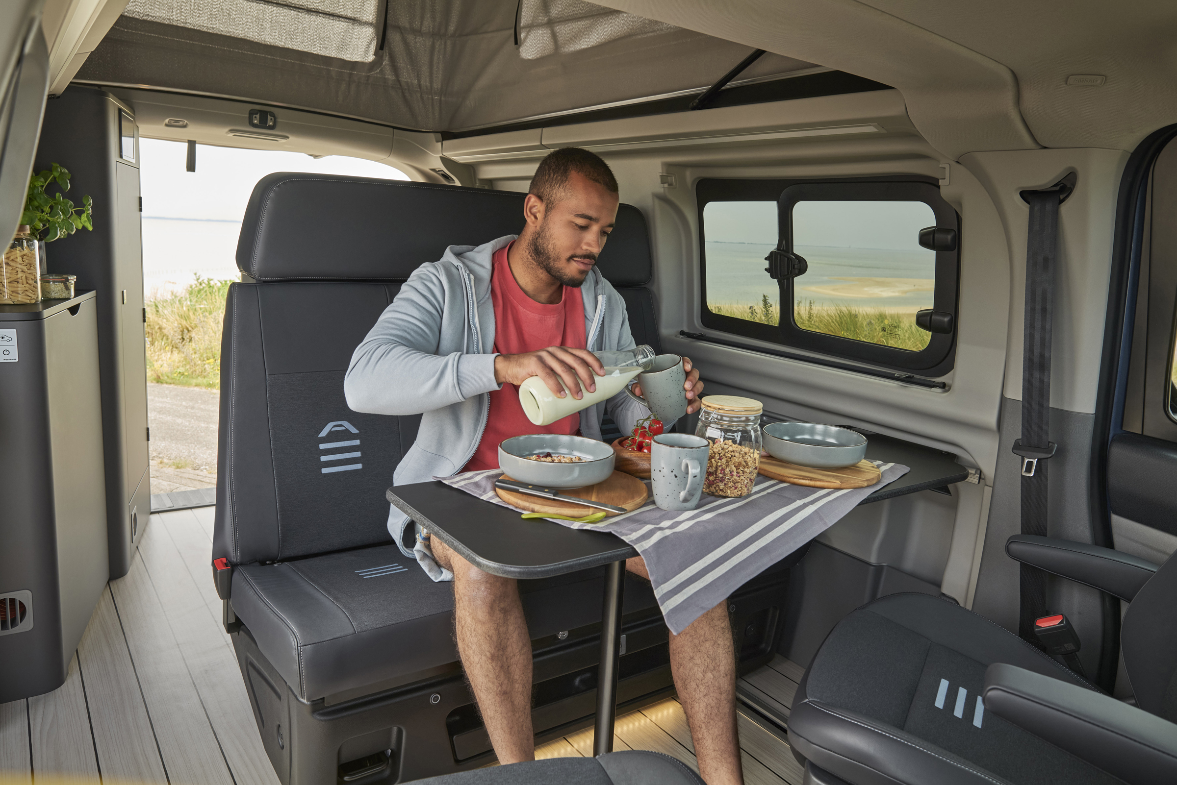 Ford Transit Custom Nugget Active wnętrze