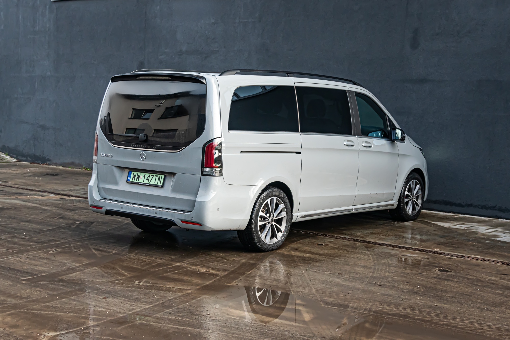 Mercedes EQV tył