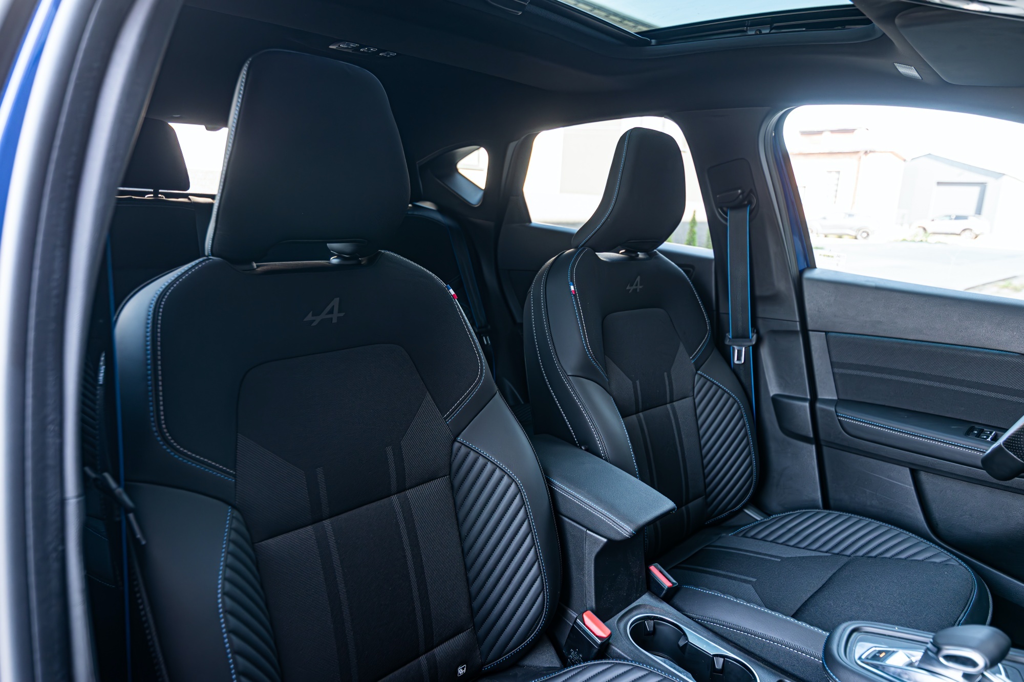 Renault Captur esprit Alpine fotele