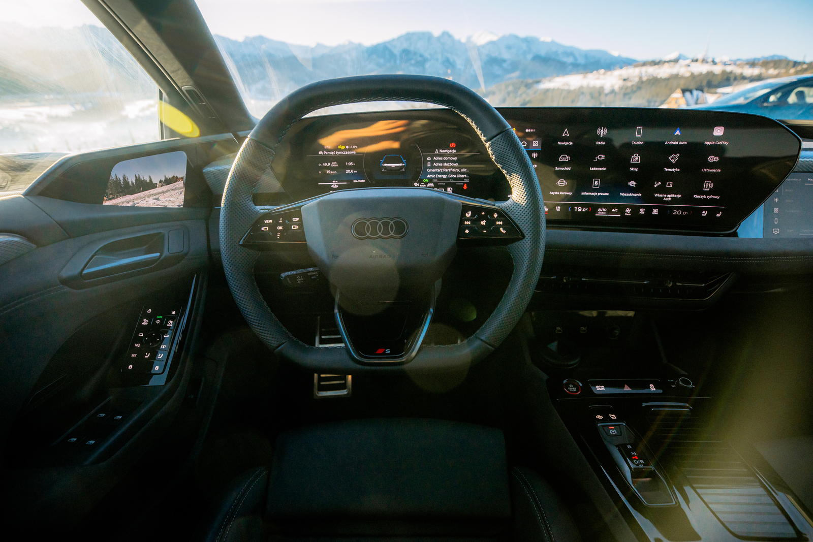 Audi A6 e-tron Avant wnętrze