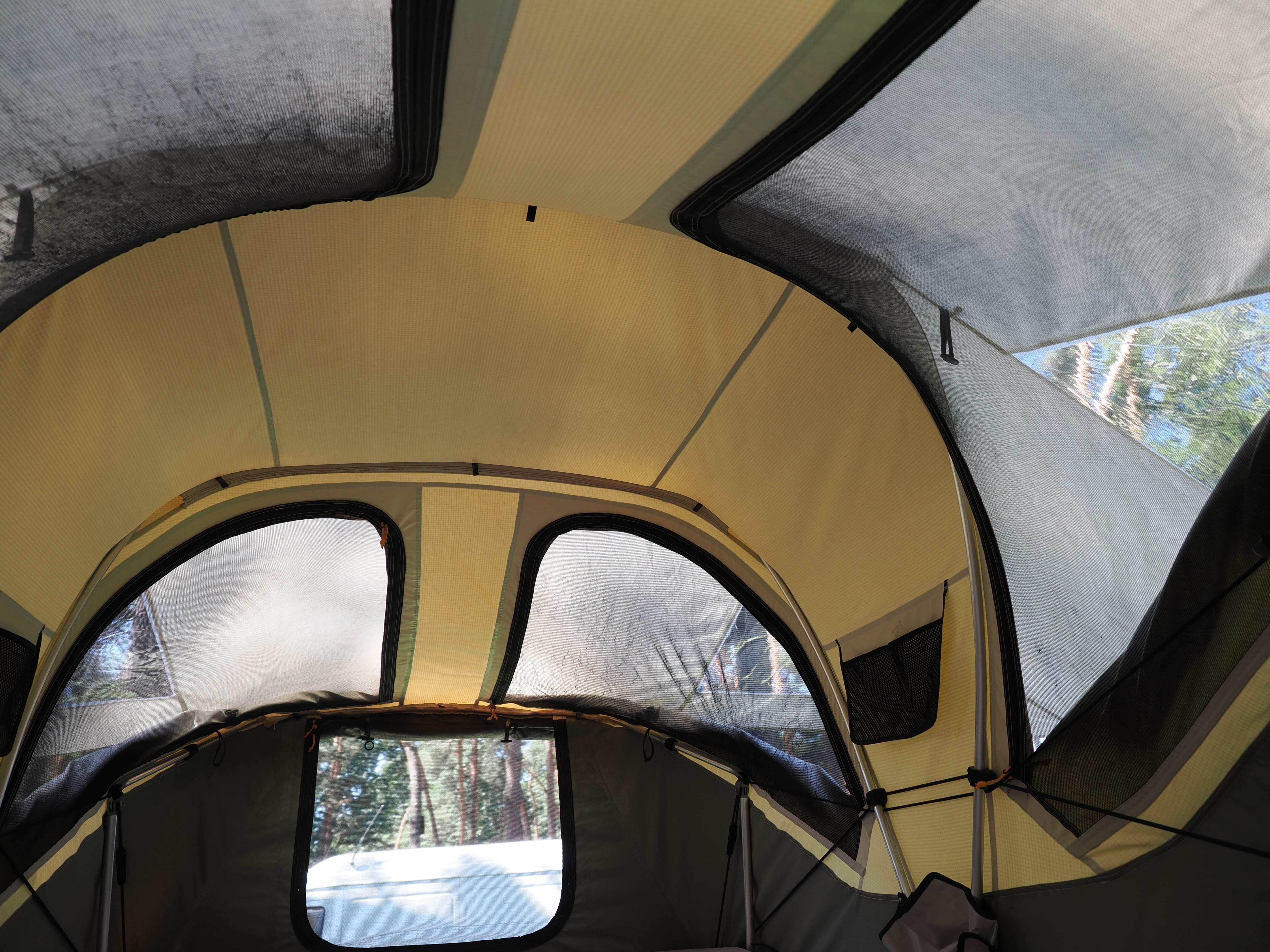 namiot dachowy thule wnętrze