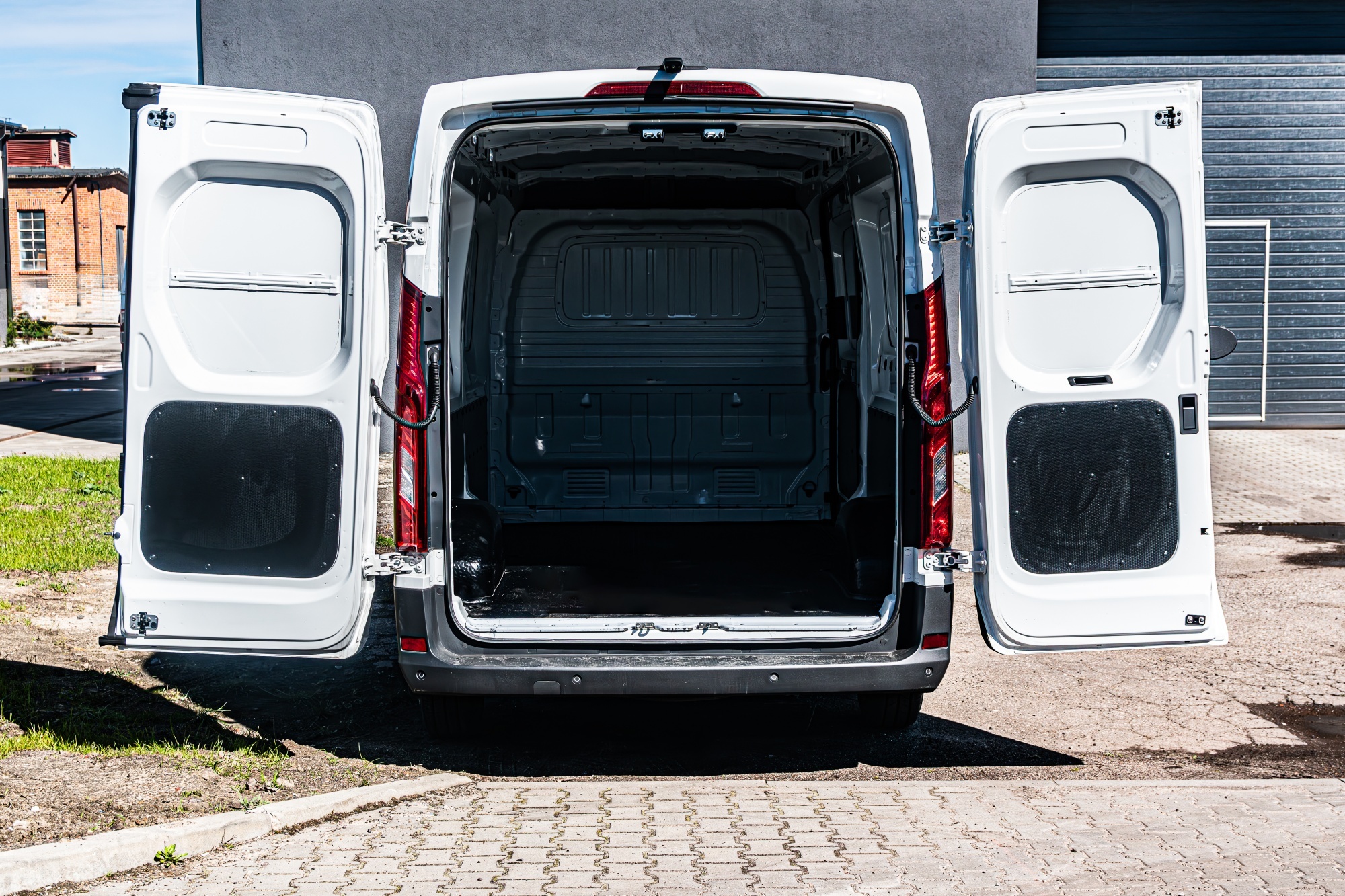 Maxus Deliver 9 przestrzeń ładunkowa