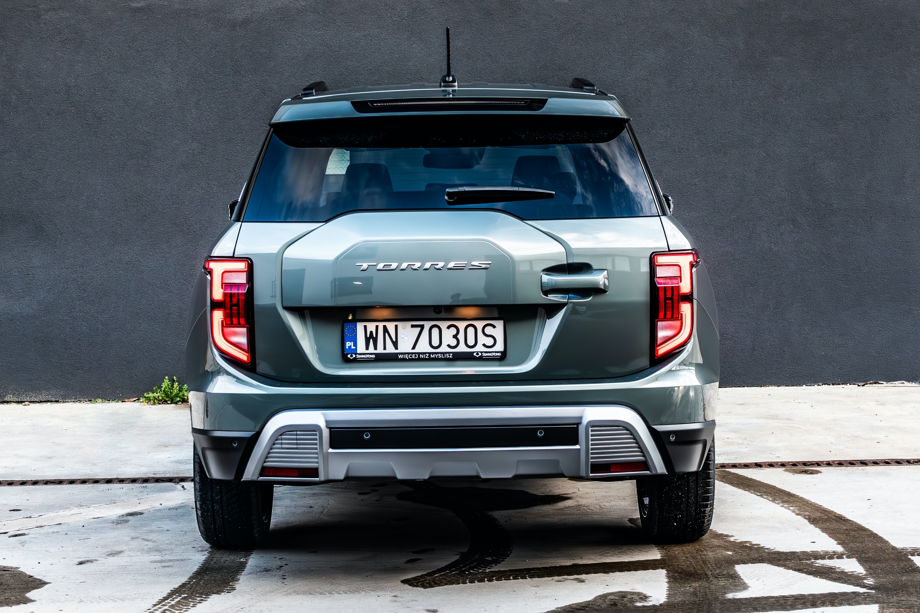 SsangYong Torres tył