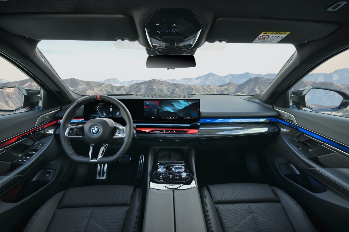 BMW serii 5 G60 2024 wnętrze