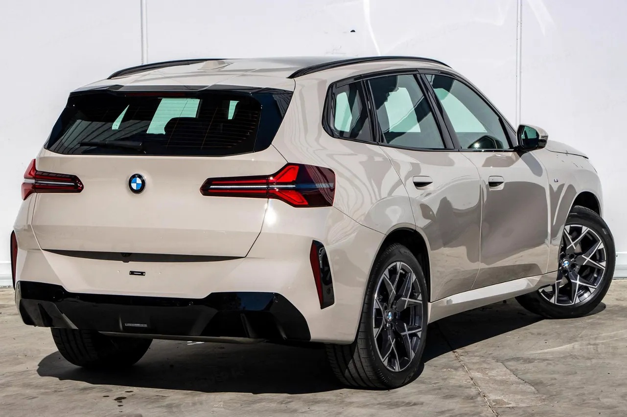 BMW X3 tył