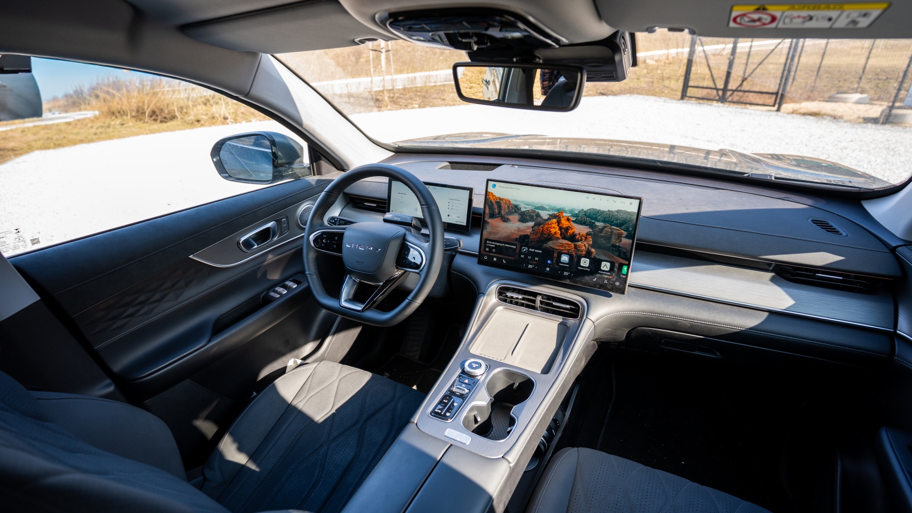 Chery Tiggo 8 wnętrze