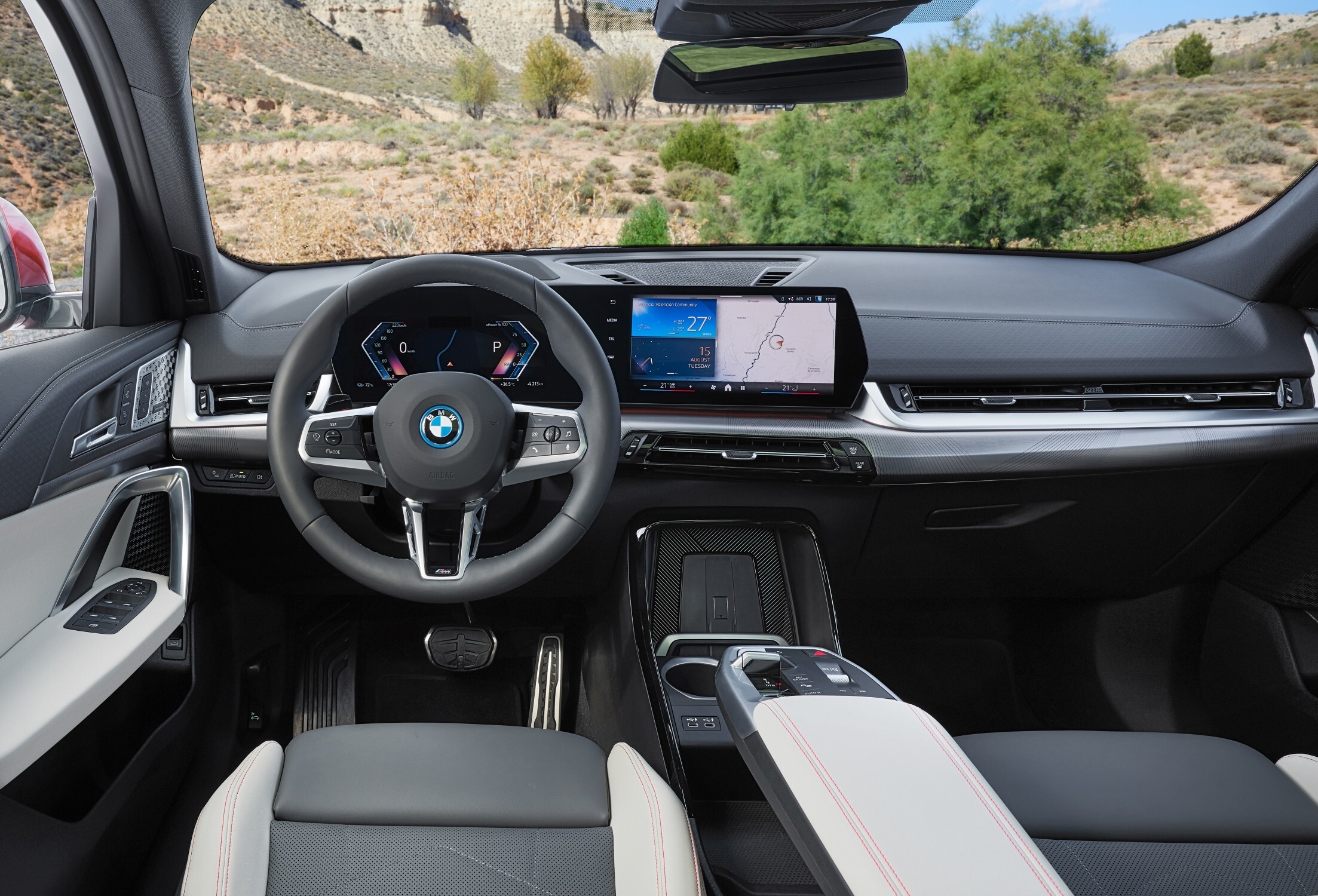 BMW X2 2024 wnętrze