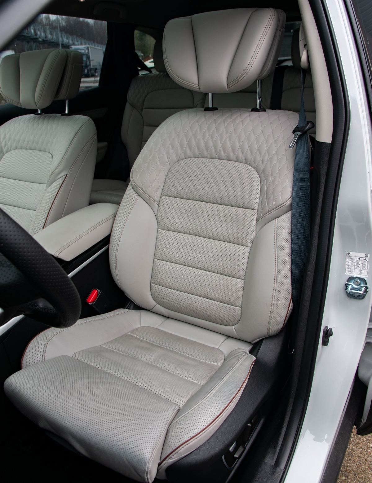 Koleos Initiale Paris fotele