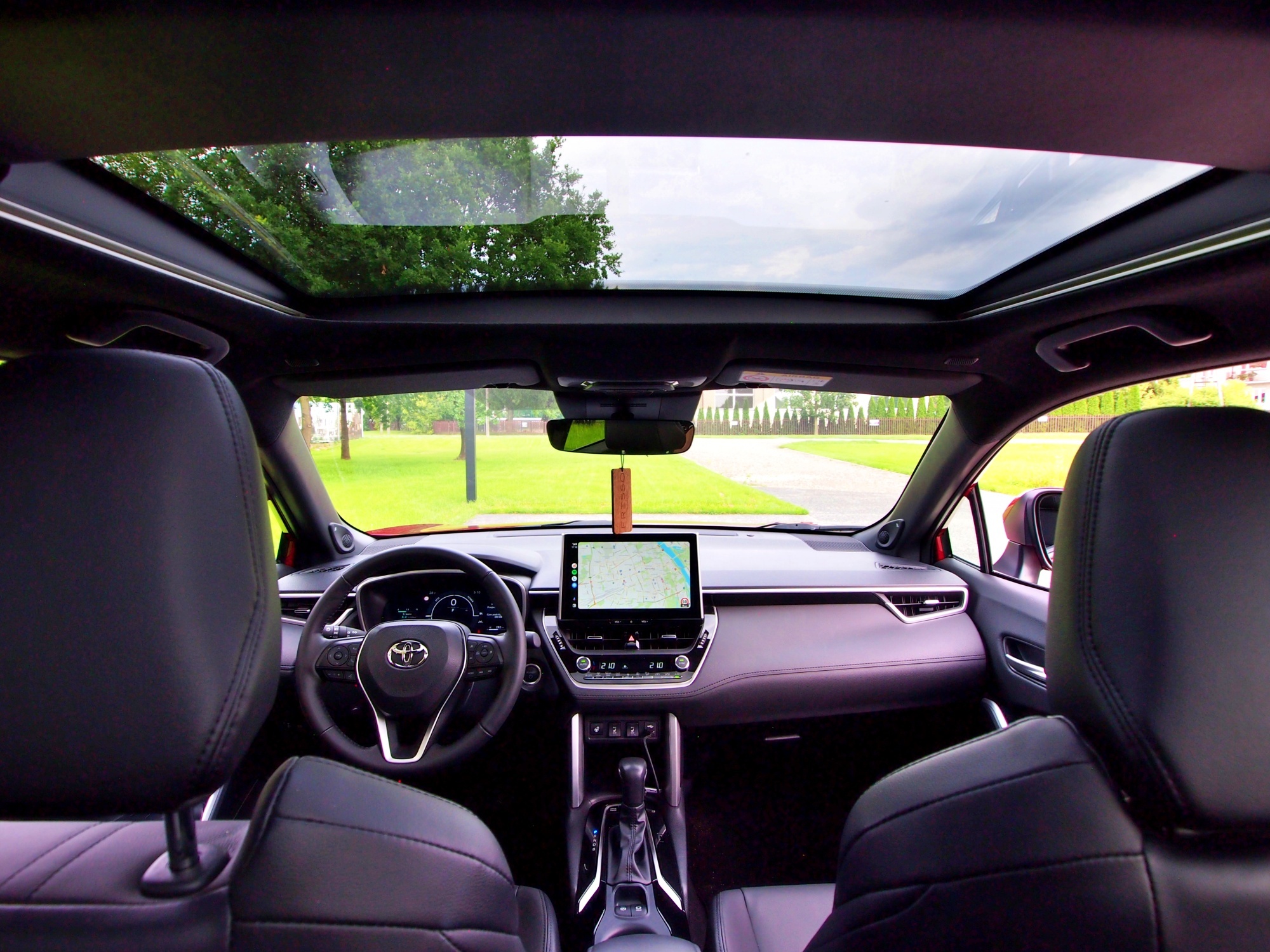 Toyota Corolla Cross wnętrze