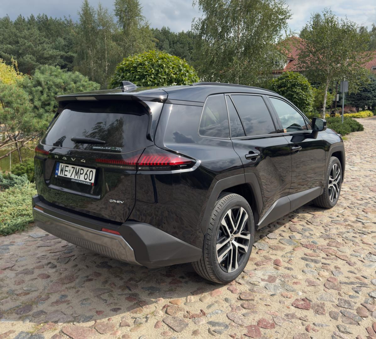 Toyota RAV4 tył