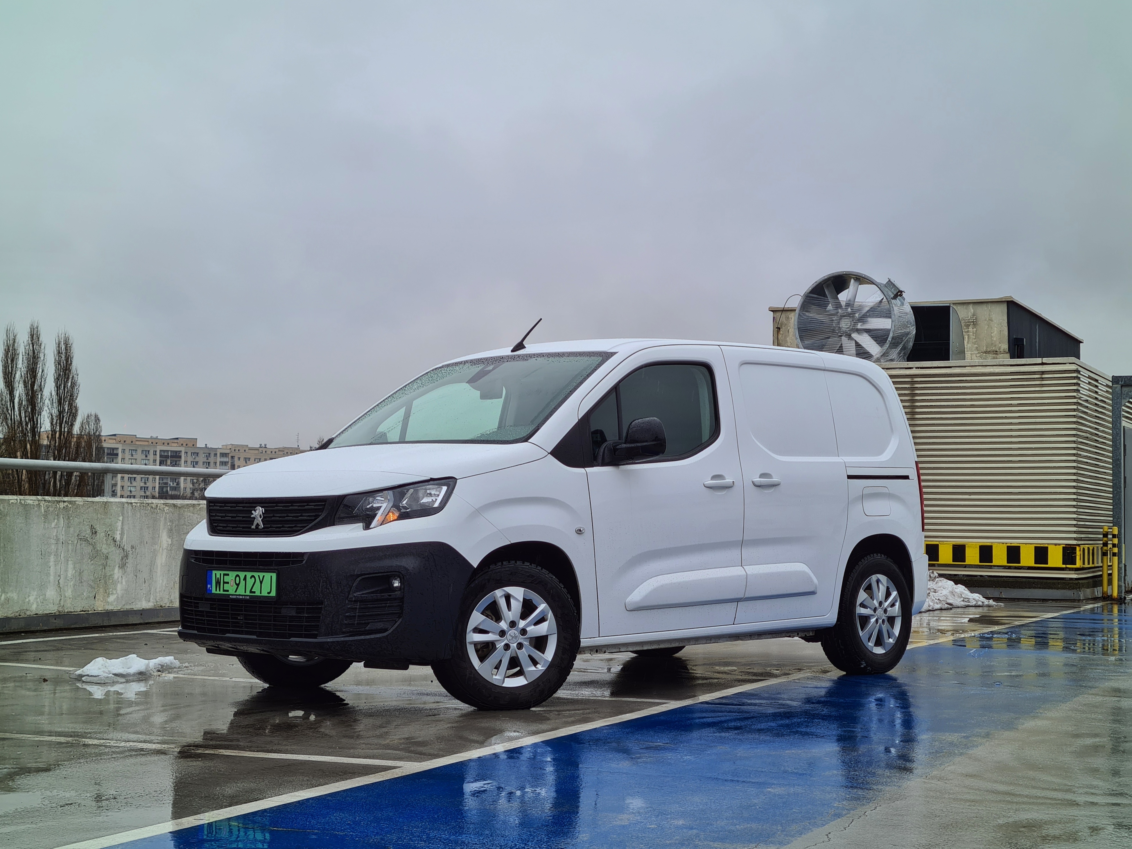 Samochód elektryczny peugeot partner